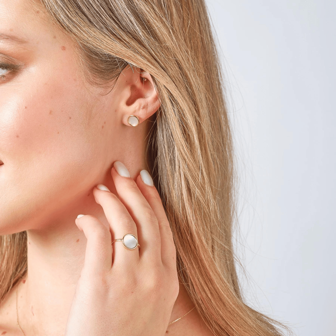 GOLD MOTHER OF PEARL DISC RING