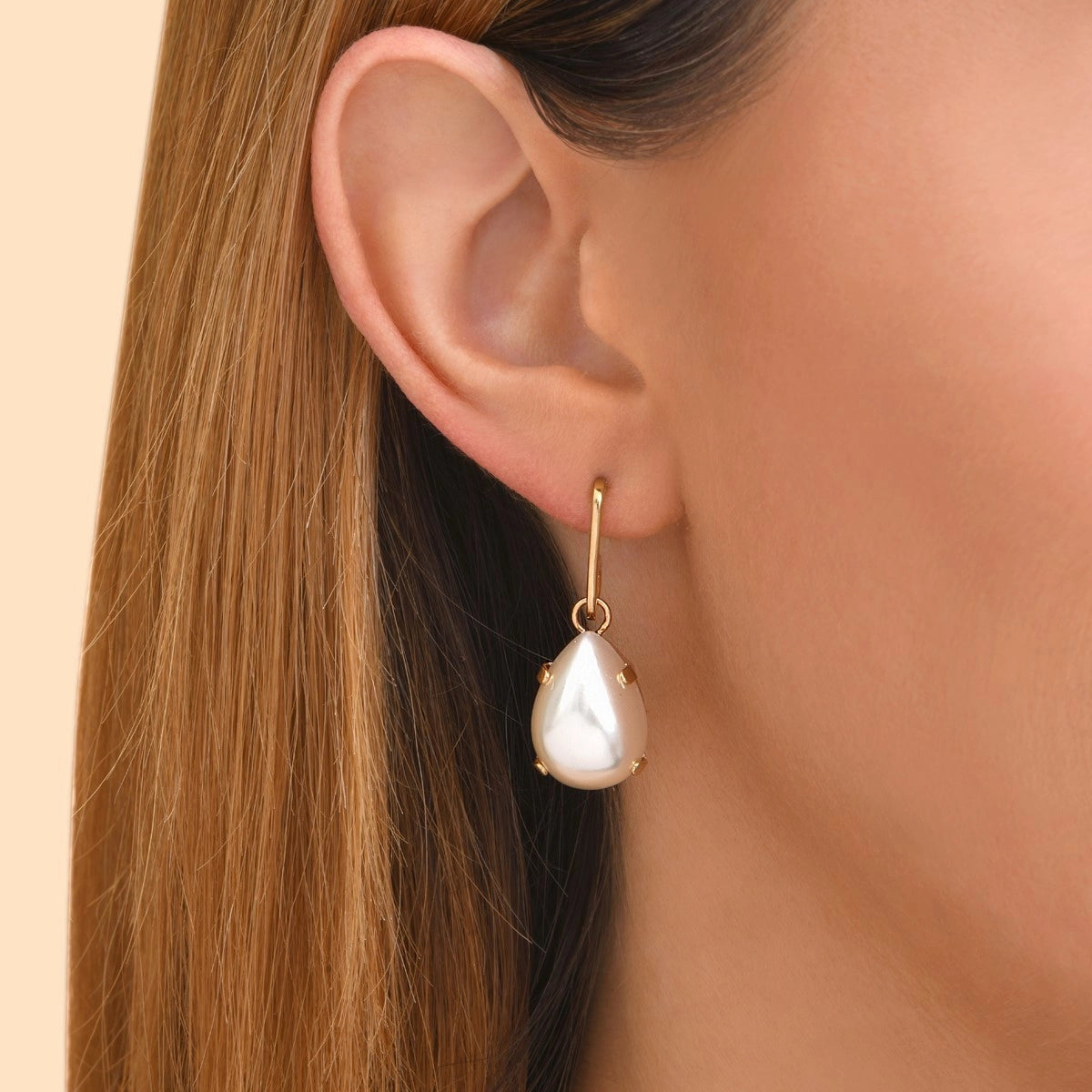 Refined pearly bead hoop earrings