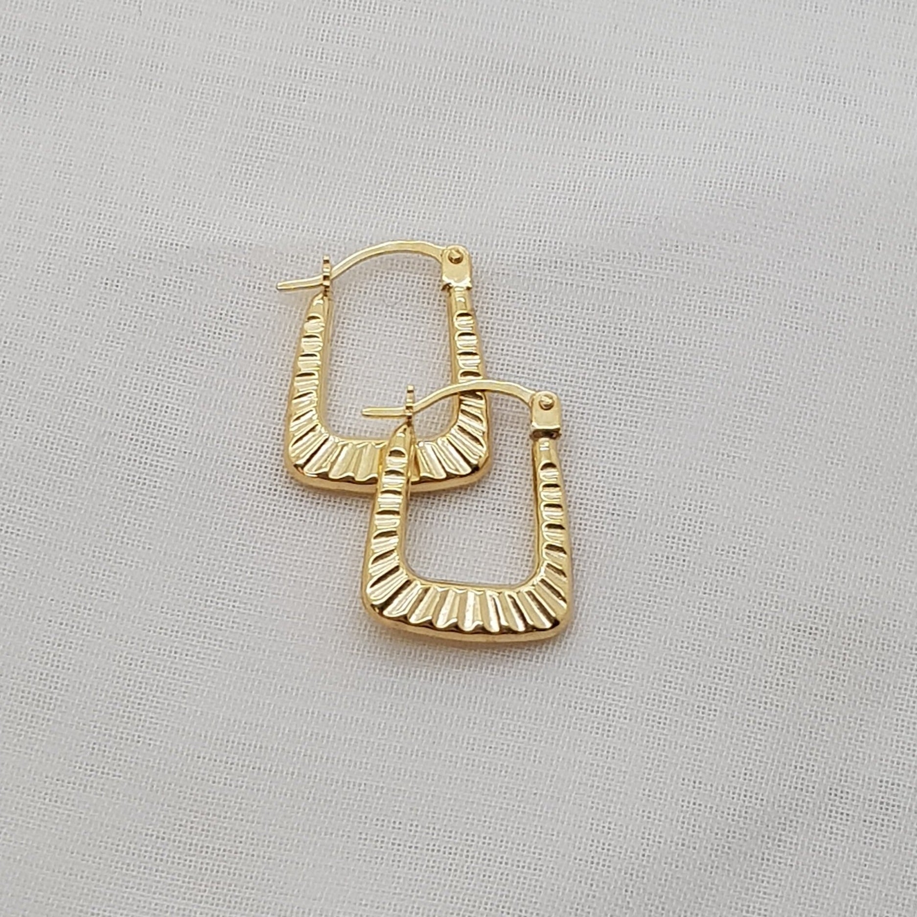 9ct Gold Clíodhna Square Hoops